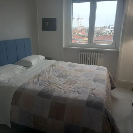 Corso Lodi 6 Milano Porta Romana - Bellissimo Nuovo Appartamento Con 2 Camere Da Letto E Due Bagni - Beautiful Newly Decorated 2 Bedrooms 2 Bathrooms With Free Parking Per Selected Qualifying Rate - Metro Subway Porta Romana 6 Minutes To Duomo Cathed Exterior foto