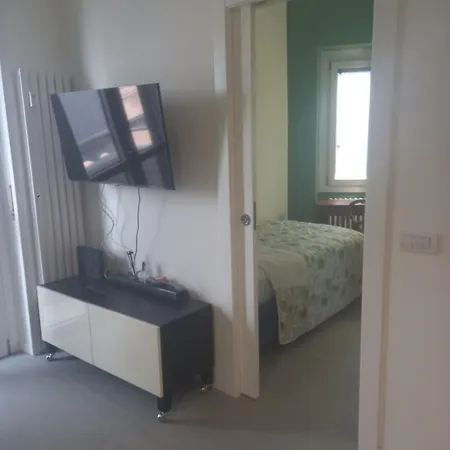 Corso Lodi 6 Milano Porta Romana - Bellissimo Nuovo Appartamento Con 2 Camere Da Letto E Due Bagni - Beautiful Newly Decorated 2 Bedrooms 2 Bathrooms With Free Parking Per Selected Qualifying Rate - Metro Subway Porta Romana 6 Minutes To Duomo Cathed Exterior foto