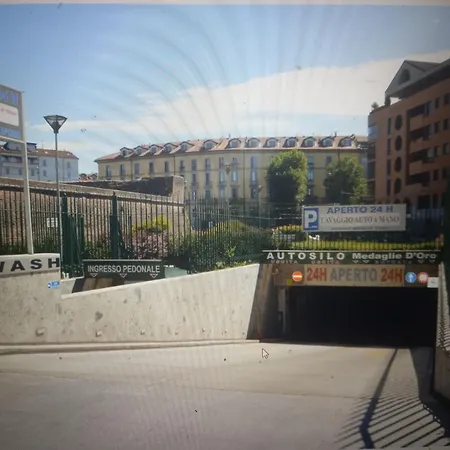 Corso Lodi 6 Milano Porta Romana - Bellissimo Nuovo Appartamento Con 2 Camere Da Letto E Due Bagni - Beautiful Newly Decorated 2 Bedrooms 2 Bathrooms With Free Parking Per Selected Qualifying Rate - Metro Subway Porta Romana 6 Minutes To Duomo Cathed Exterior foto