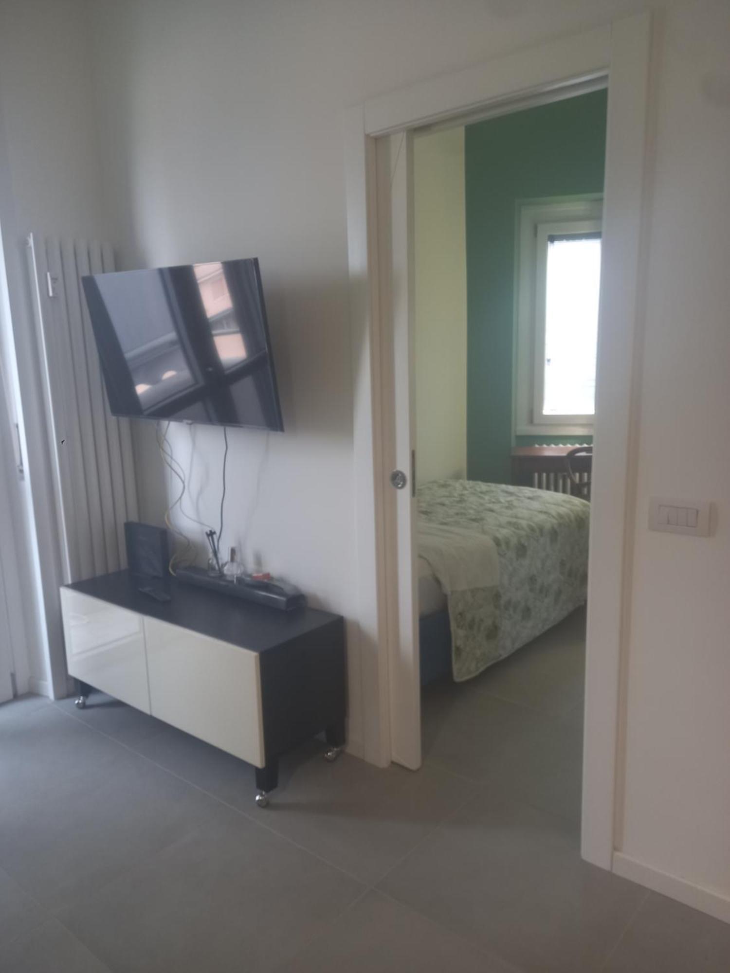 Corso Lodi 6 Porta Romana - Bellissimo Nuovo Con 2 Da Letto E Due Bagni - Beautiful Newly Decorated 2 Bedrooms 2 Bathrooms With Free Parking Per Selected Qualifying Rate - Metro Subway Porta Romana 6 Minutes To Duomo Cathed