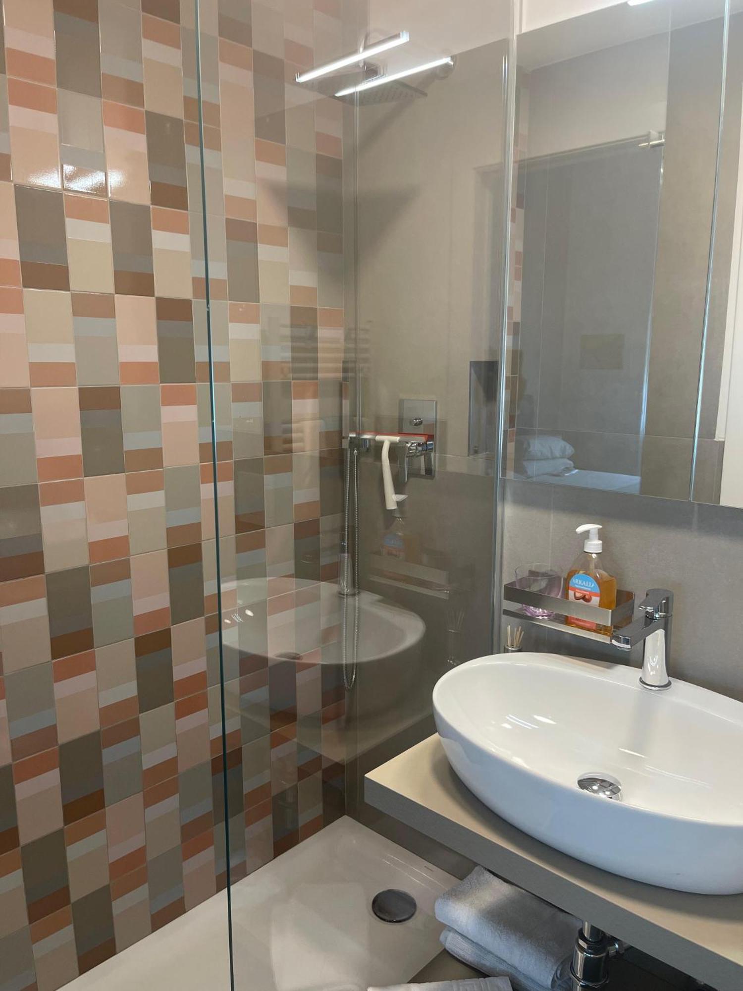 Appartement Corso Lodi 6 Porta Romana - Bellissimo Nuovo Con 2 Da Letto E Due Bagni - Beautiful Newly Decorated 2 Bedrooms 2 Bathrooms With Free Parking Per Selected Qualifying Rate - Metro Subway Porta Romana 6 Minutes To Duomo Cathed